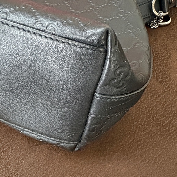 Gucci Black Embossed Leather Shoulder Bag - Picture 9 of 10